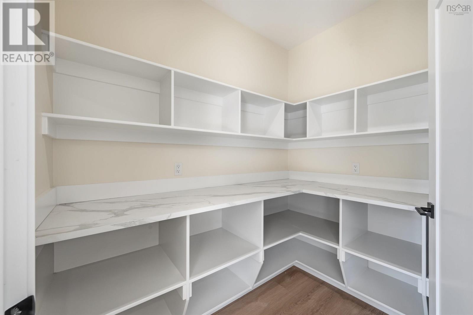 9 Swivel Court - 20