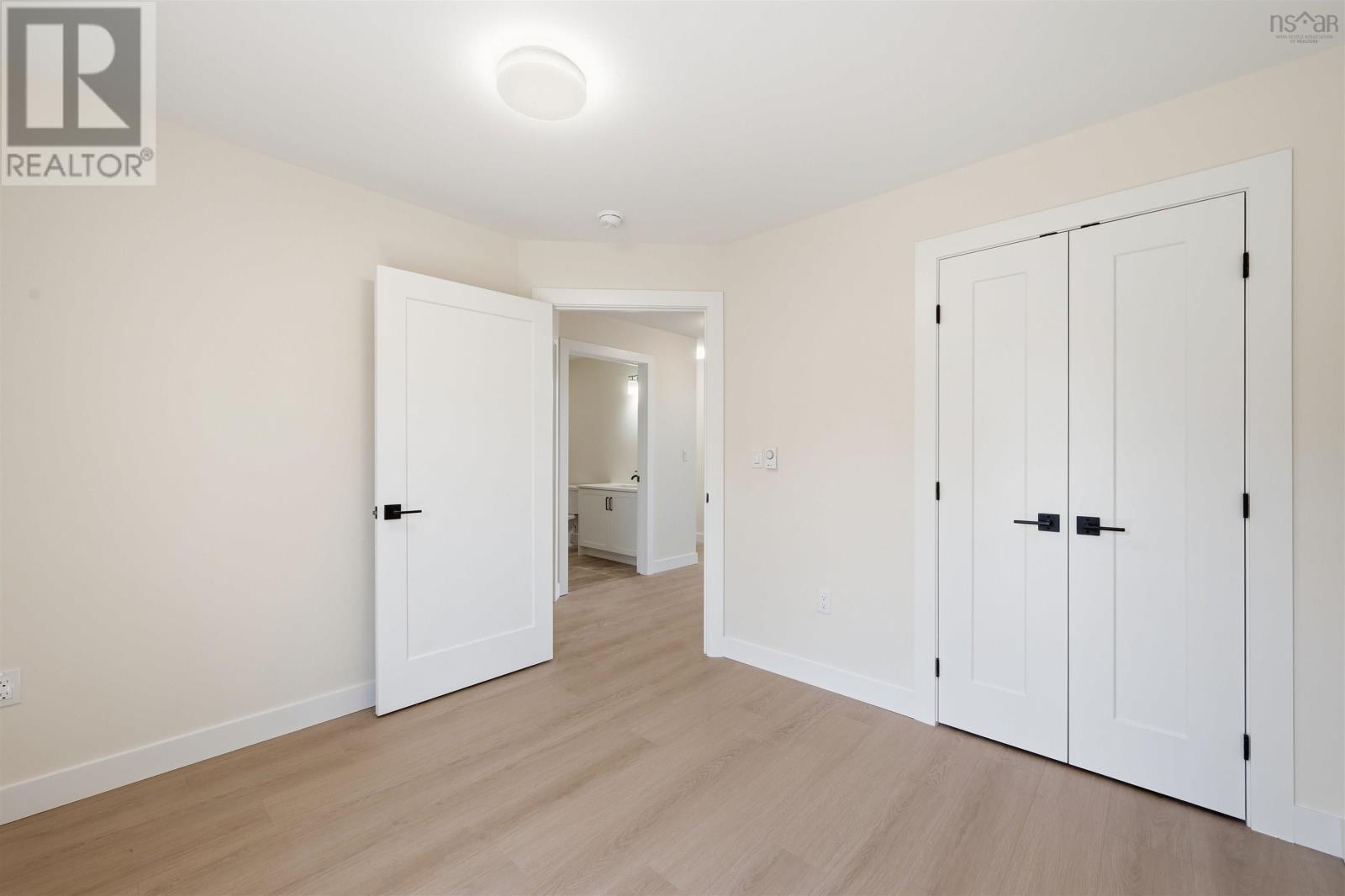 9 Swivel Court - 29