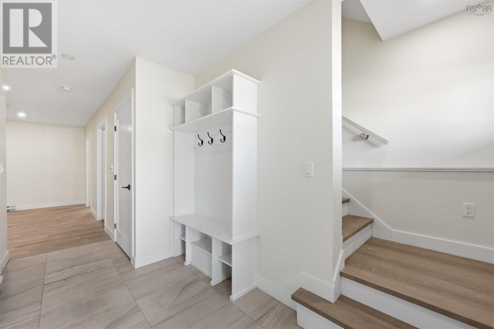 9 Swivel Court - 3