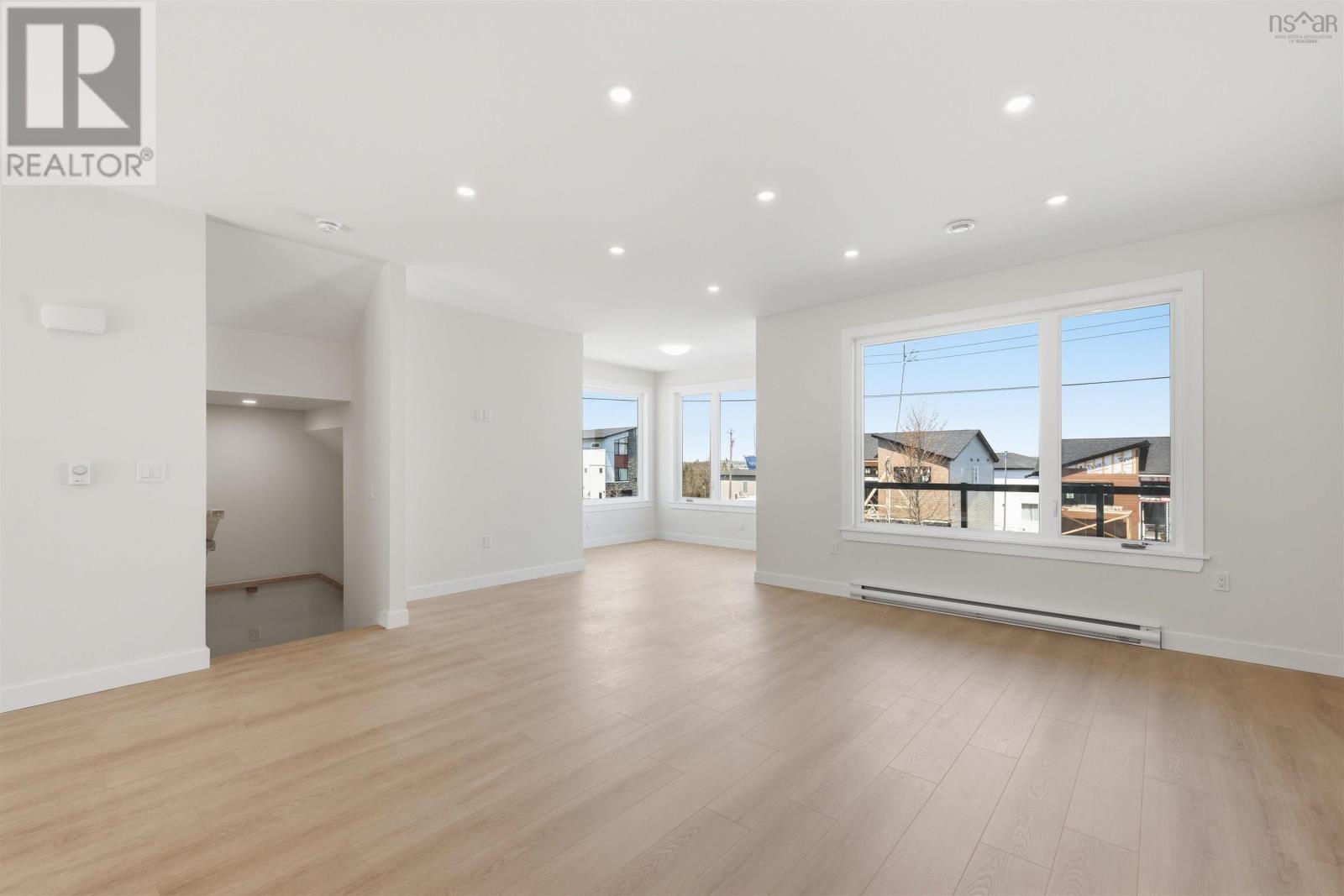 9 Swivel Court - 12
