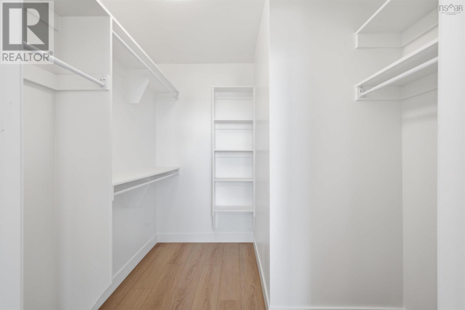 9 Swivel Court - 36