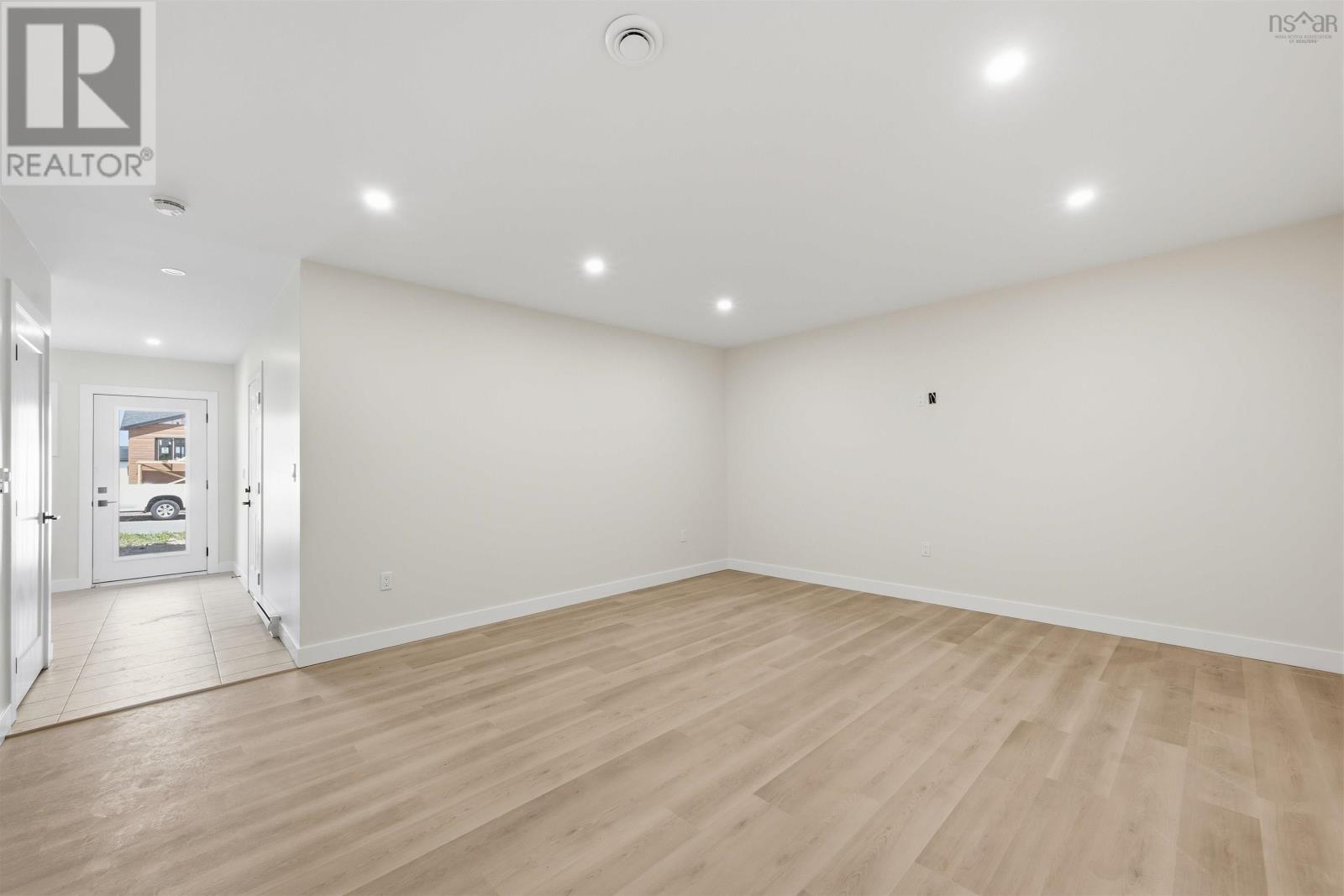 9 Swivel Court - 8