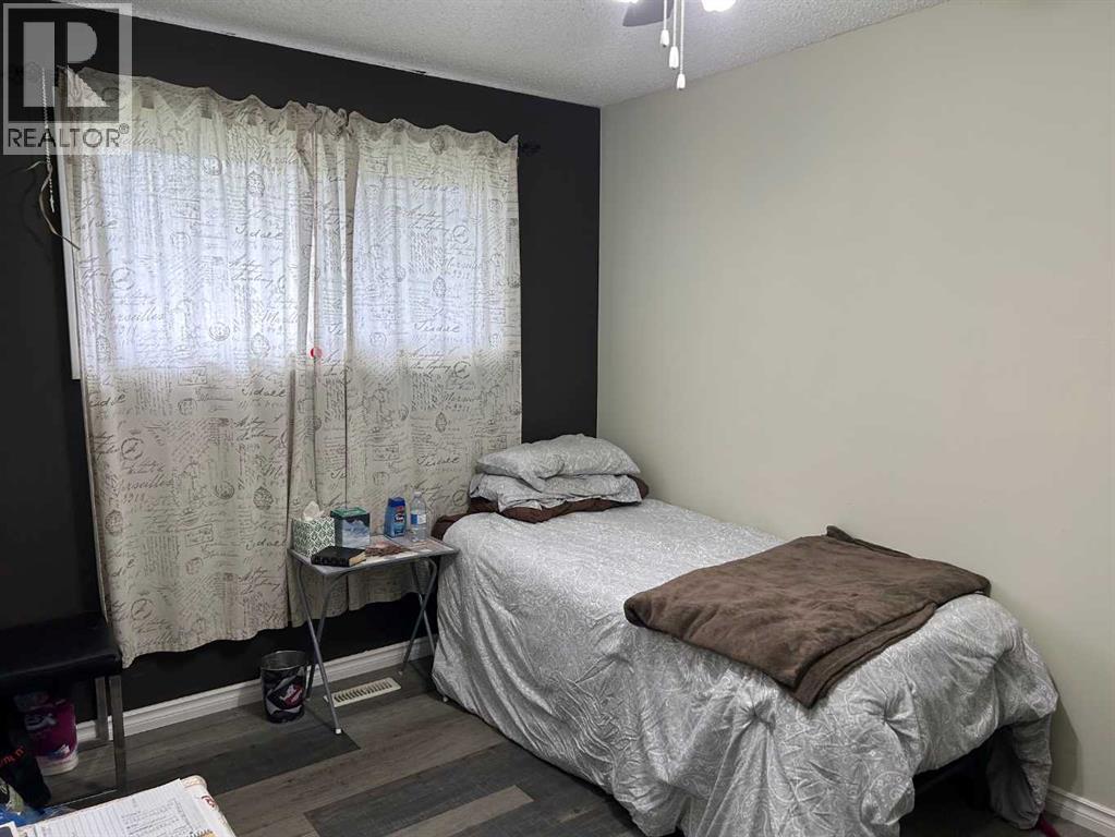 449 20 Street NE - 12