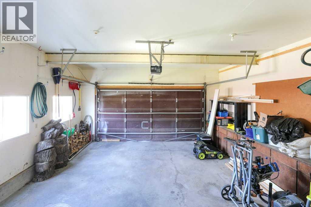 729 Columbia Boulevard W - 9