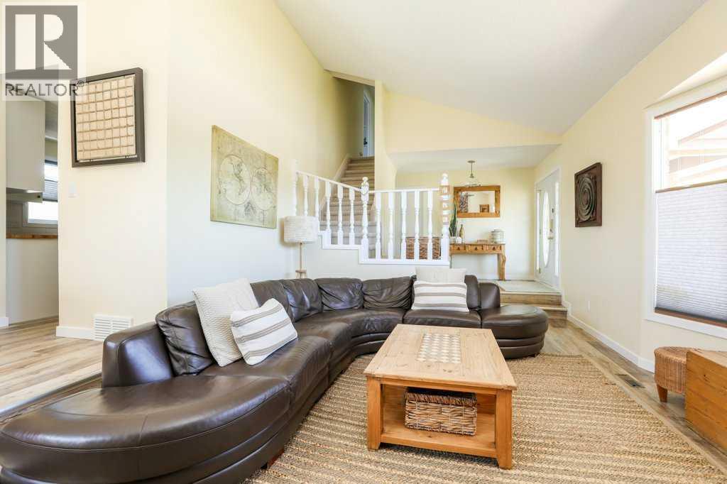 729 Columbia Boulevard W - 16