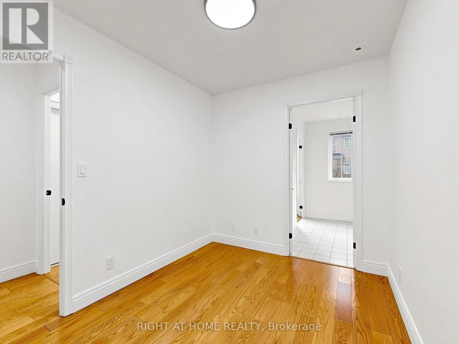 #1520 28 SOMMERSET WAY - 26