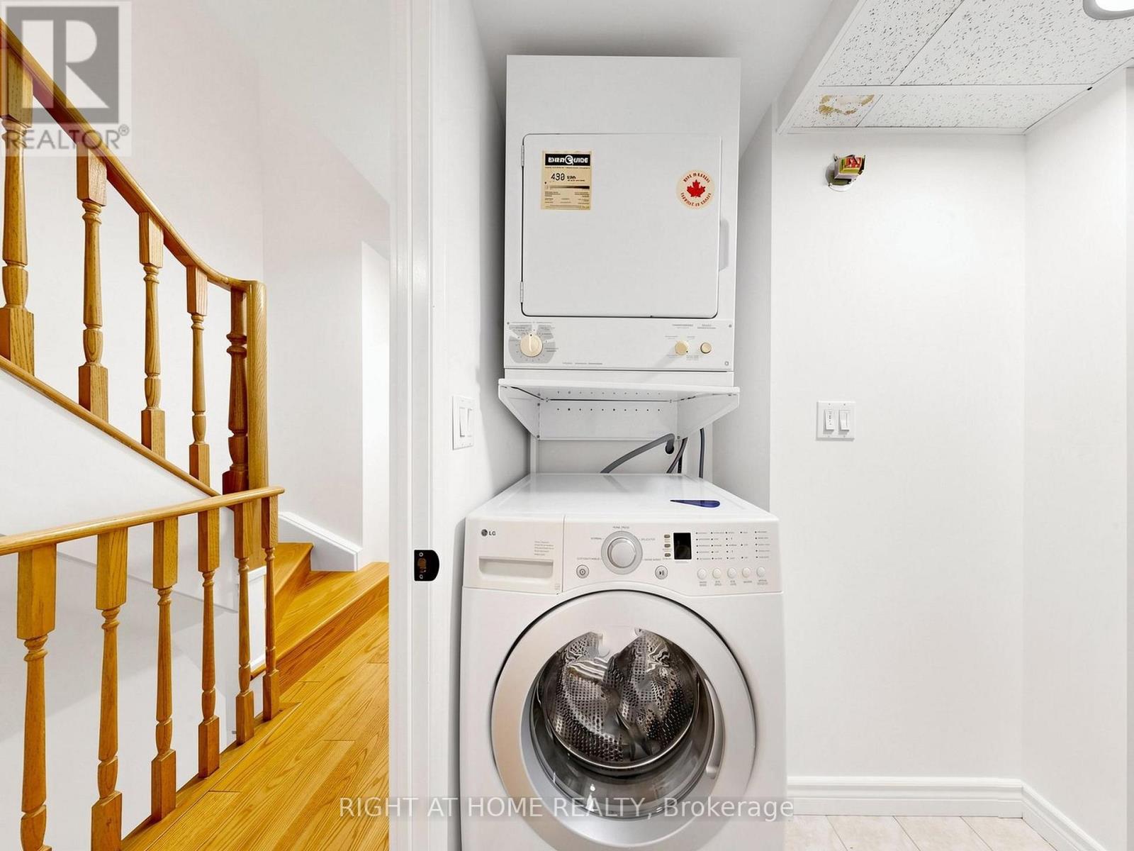 #1520 28 SOMMERSET WAY - 31