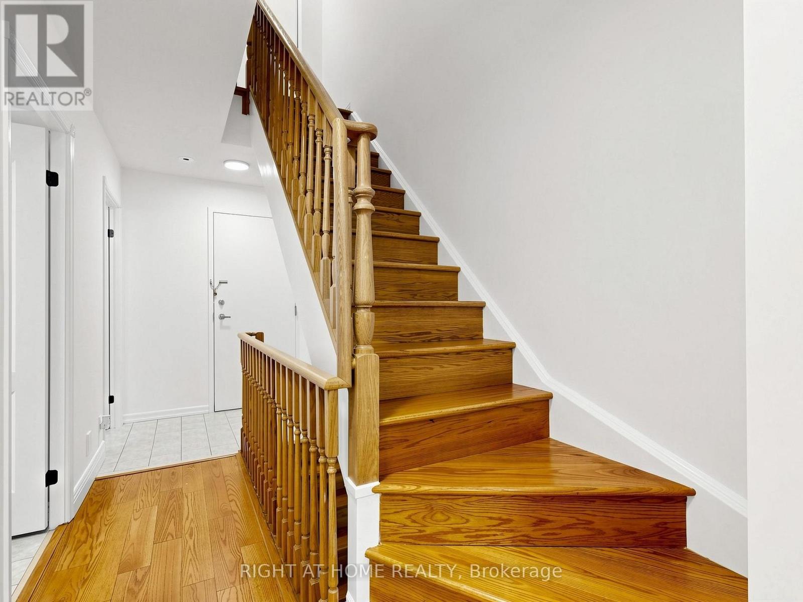 #1520 28 SOMMERSET WAY - 33