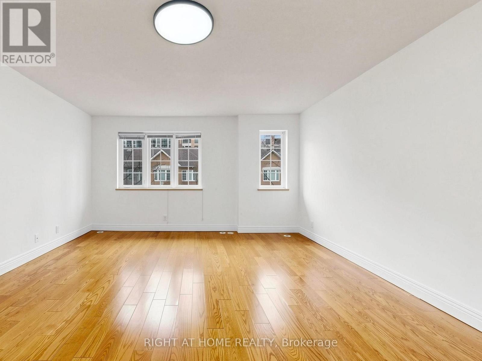 #1520 28 SOMMERSET WAY - 35