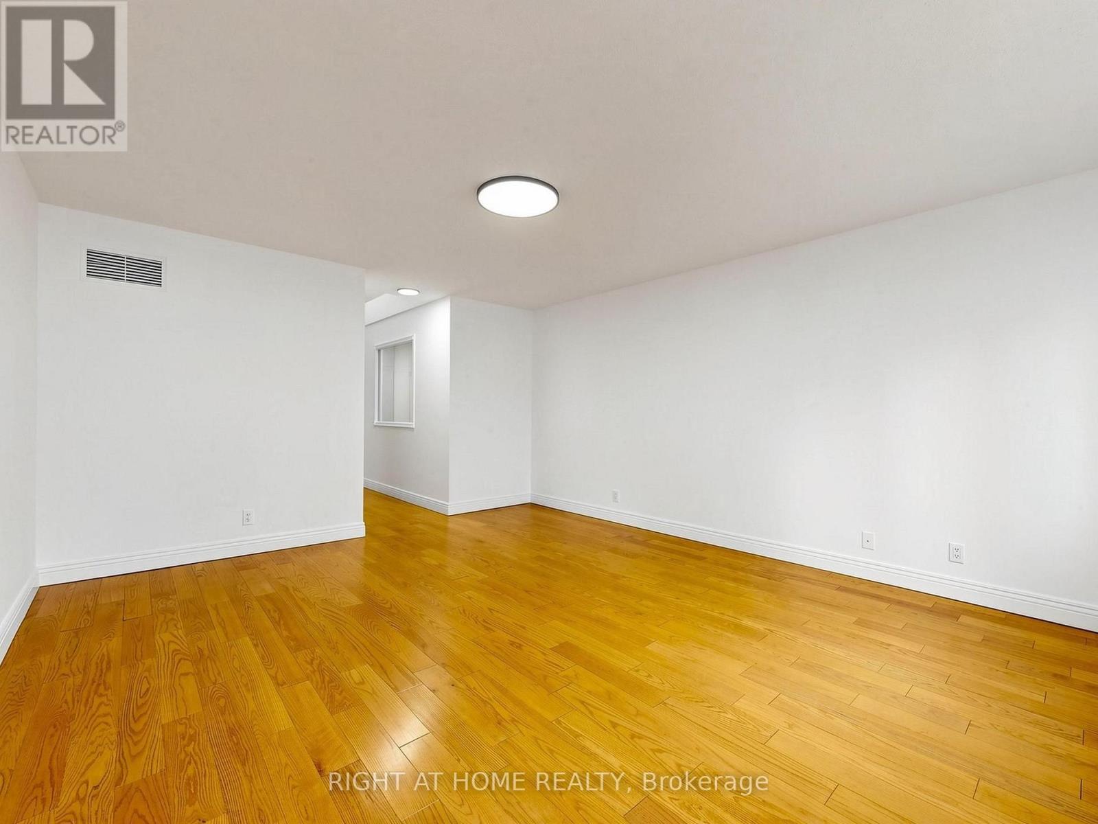 #1520 28 SOMMERSET WAY - 37