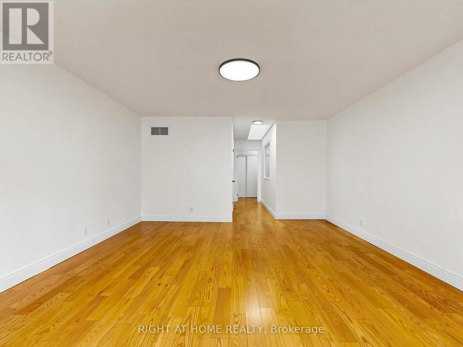 #1520 28 SOMMERSET WAY - 38