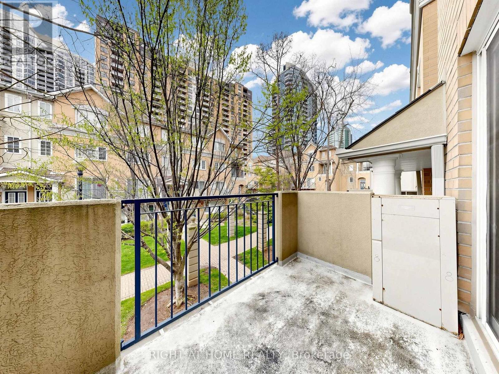 #1520 28 SOMMERSET WAY - 43