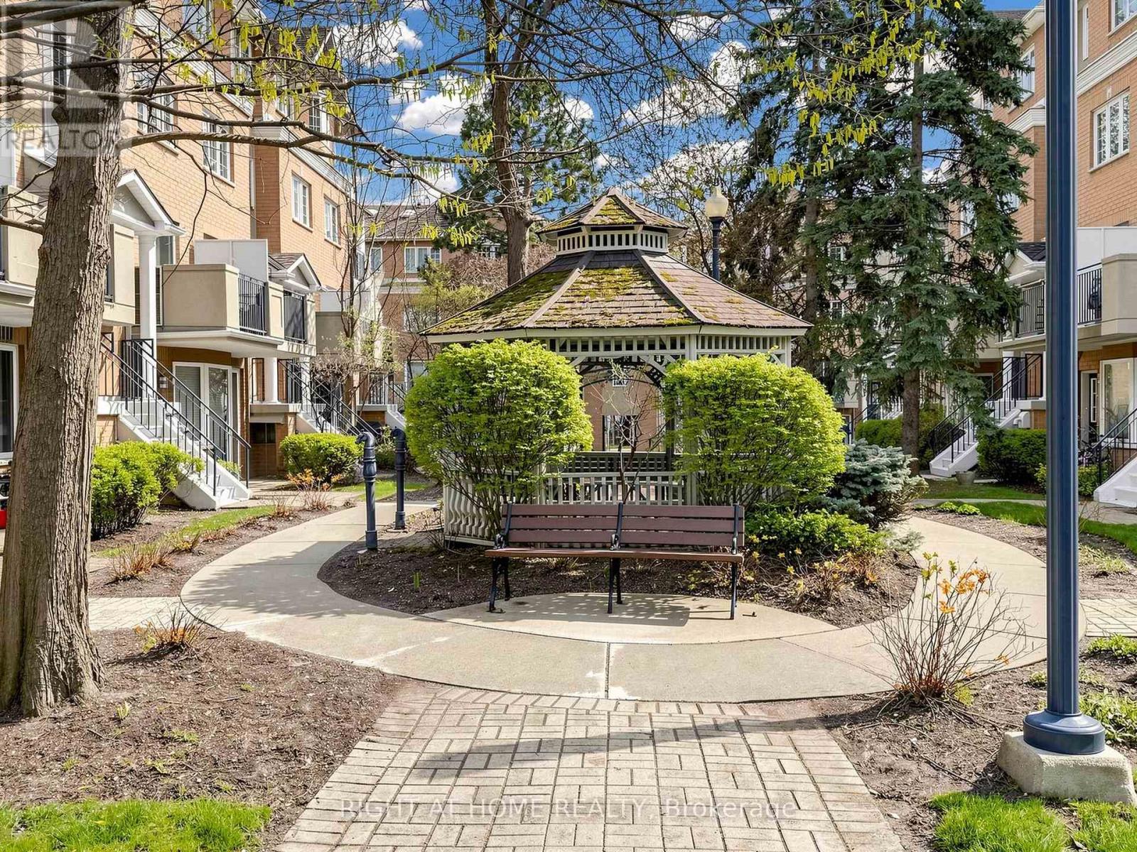 #1520 28 SOMMERSET WAY - 46