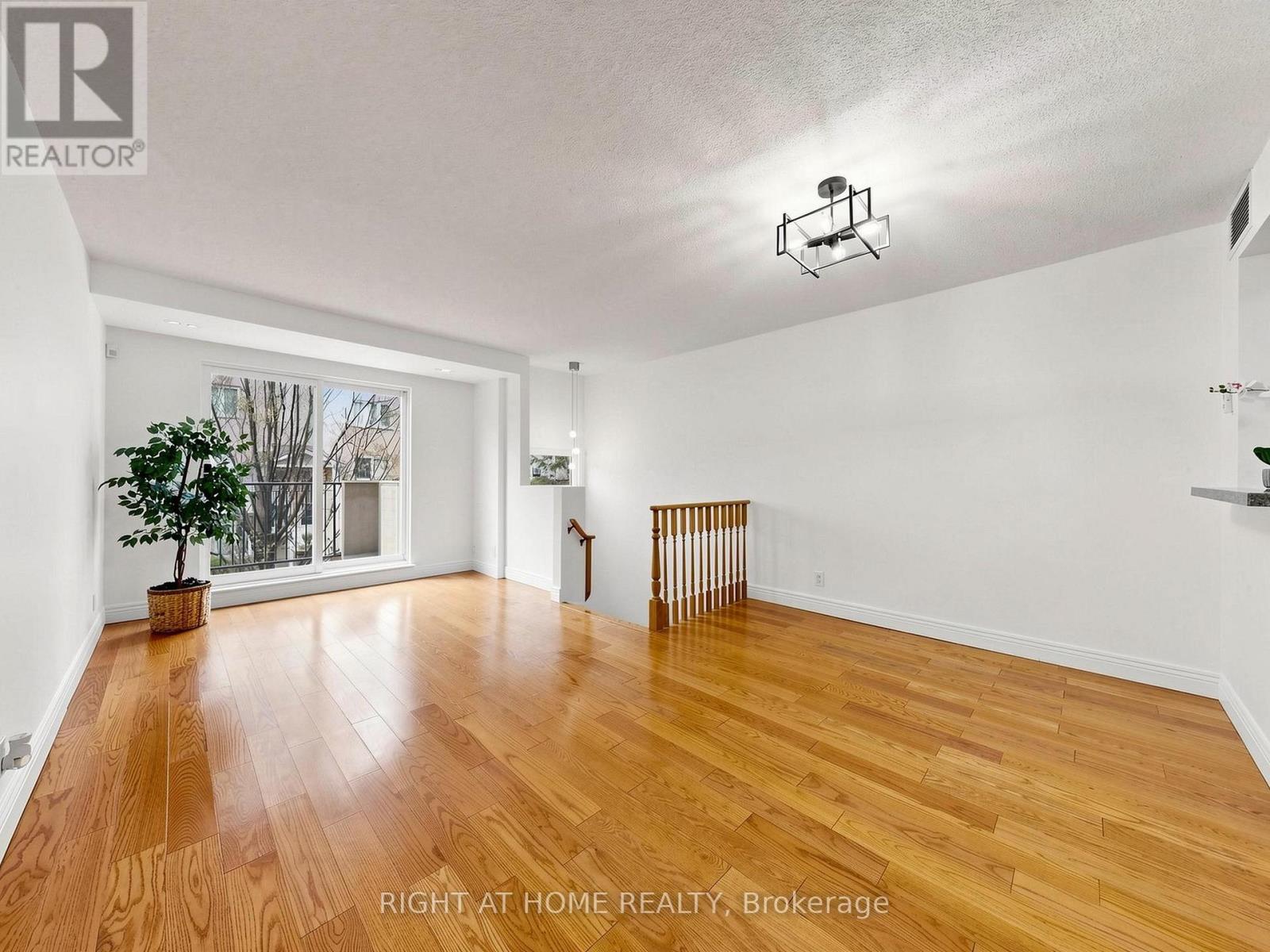 #1520 28 SOMMERSET WAY - 7