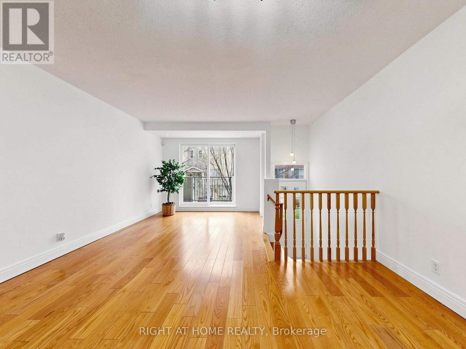 #1520 28 SOMMERSET WAY - 8