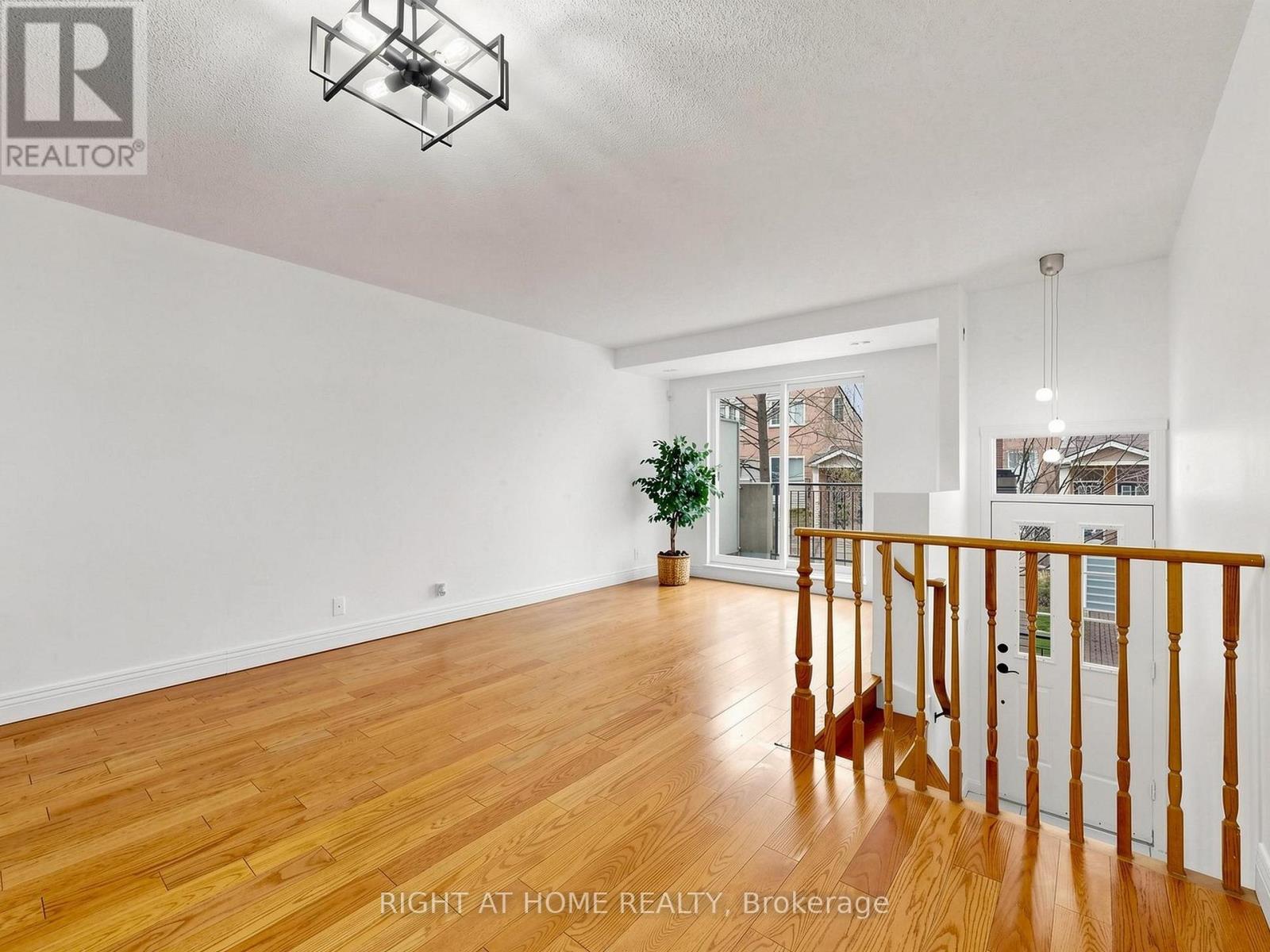 #1520 28 SOMMERSET WAY - 9