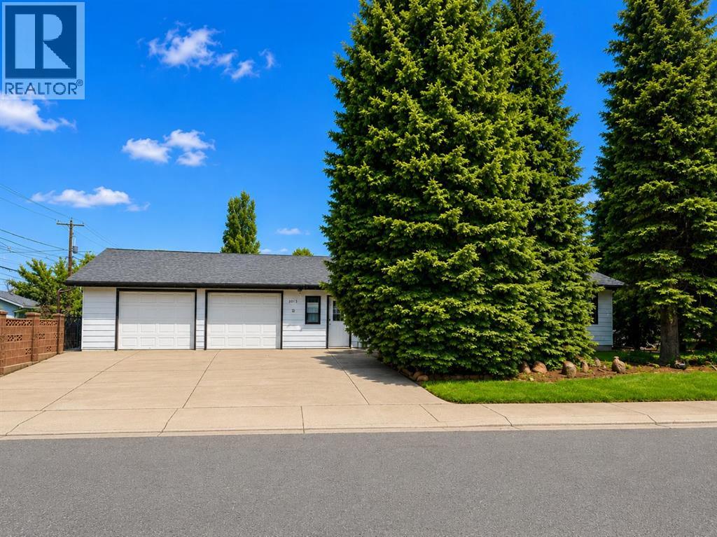 2015 24 Street S - 1
