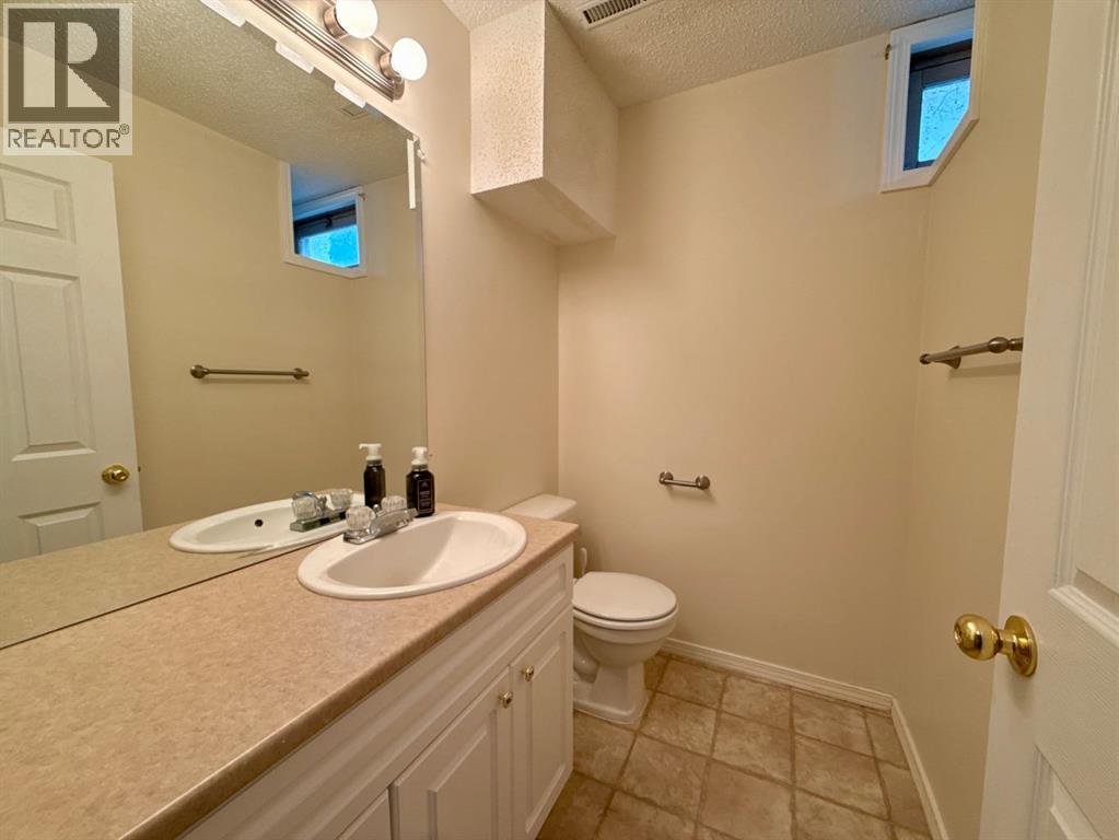 2015 24 Street S - 23