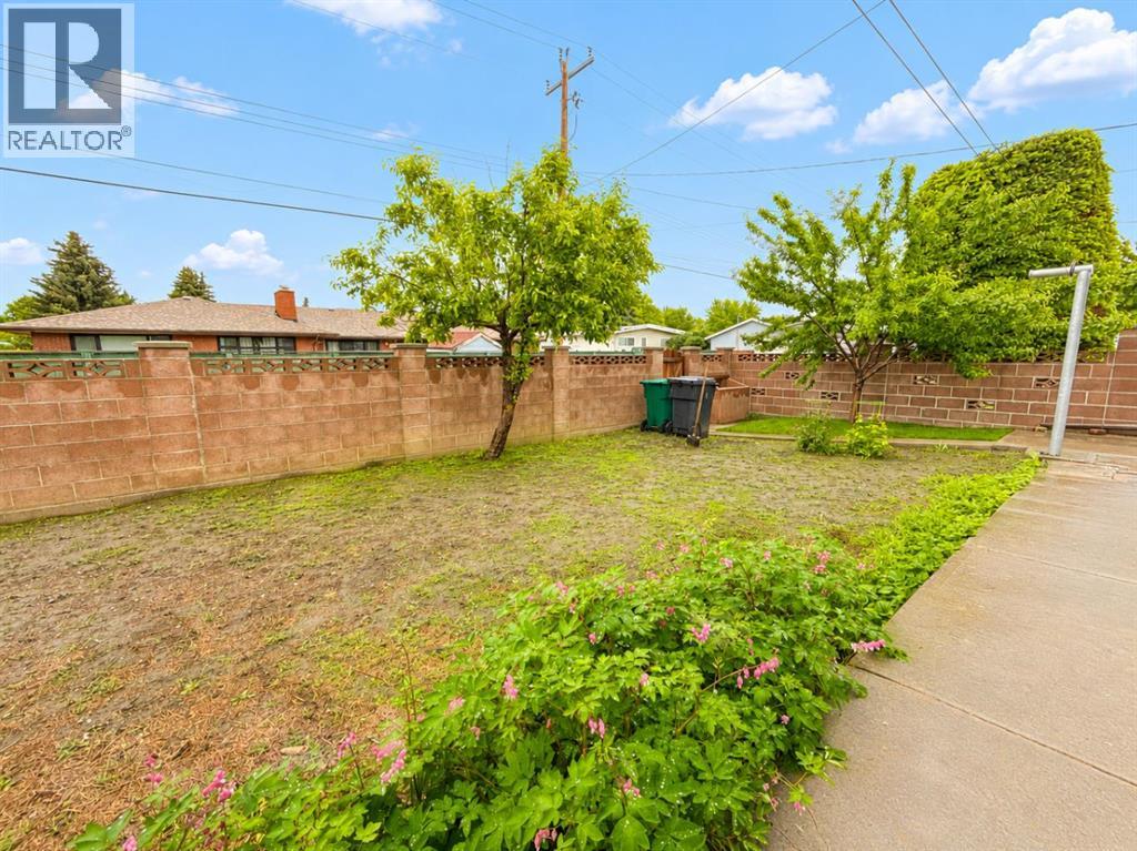 2015 24 Street S - 34