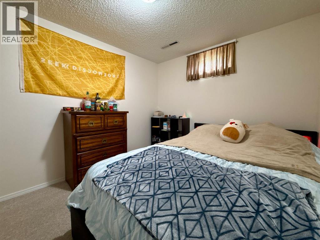 2015 24 Street S - 25