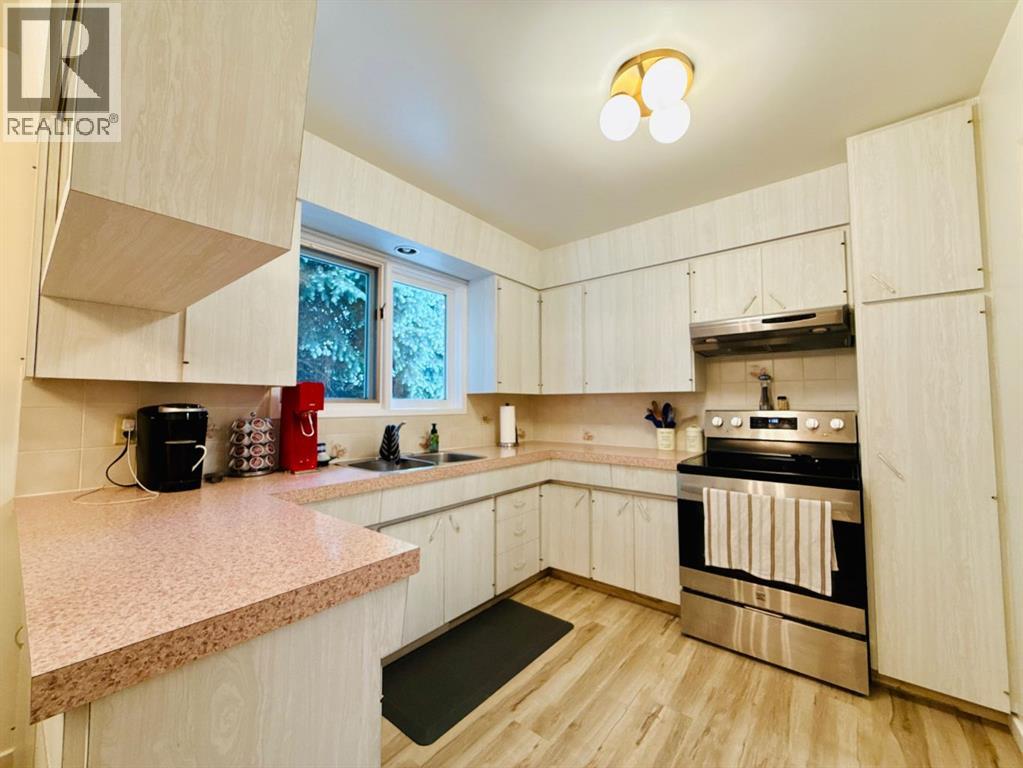 2015 24 Street S - 5