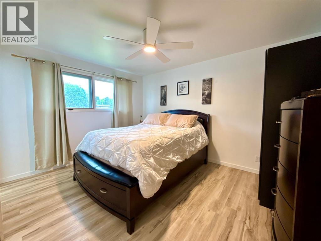 2015 24 Street S - 11