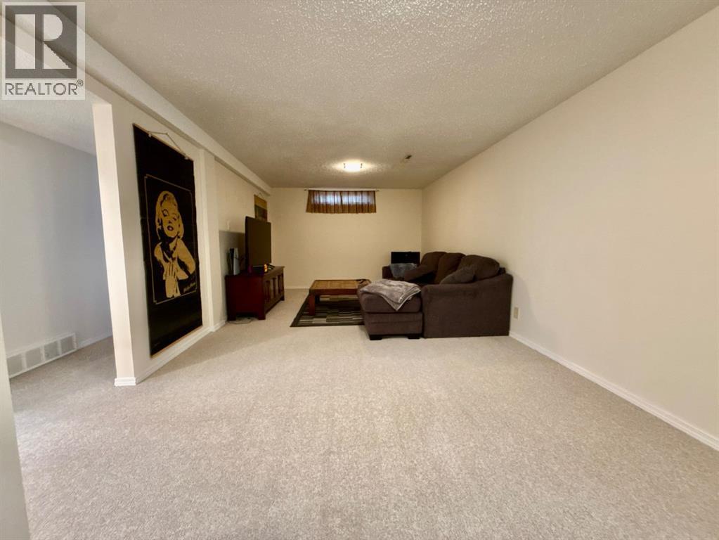 2015 24 Street S - 17