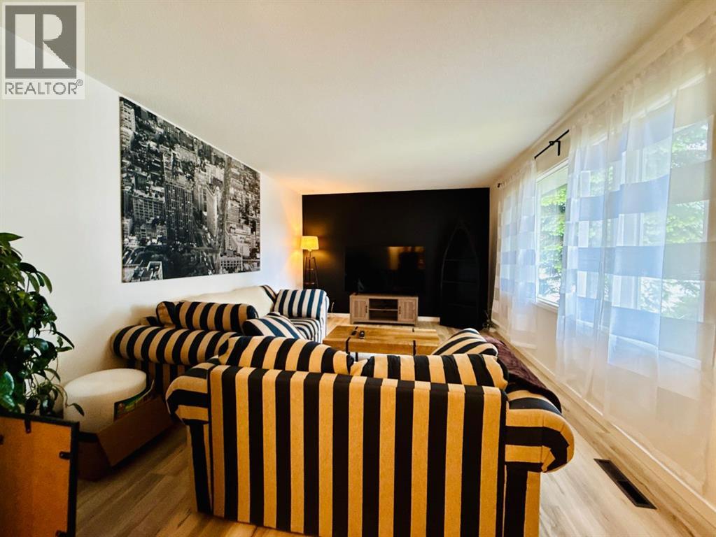 2015 24 Street S - 8