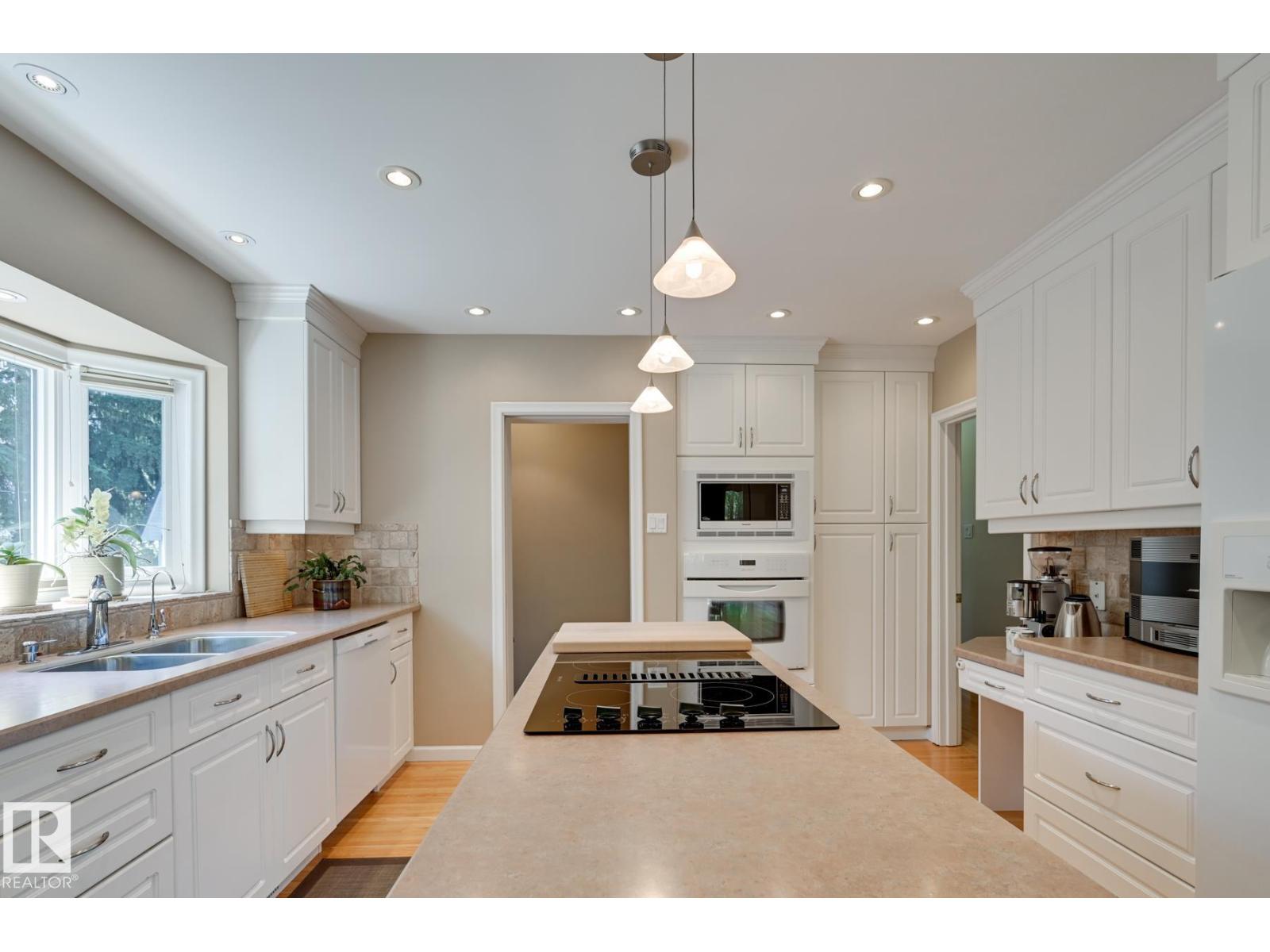 13503 106A AV NW - 24