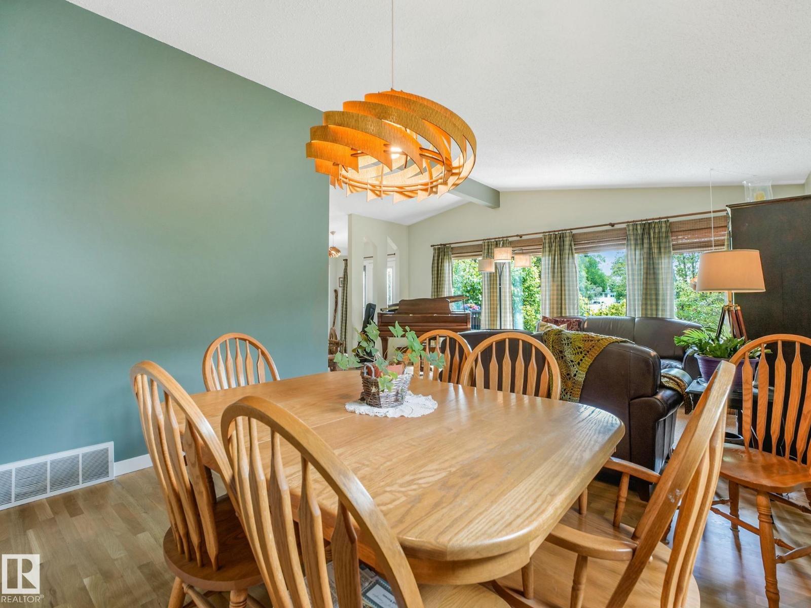 32 Malvern DR - 14