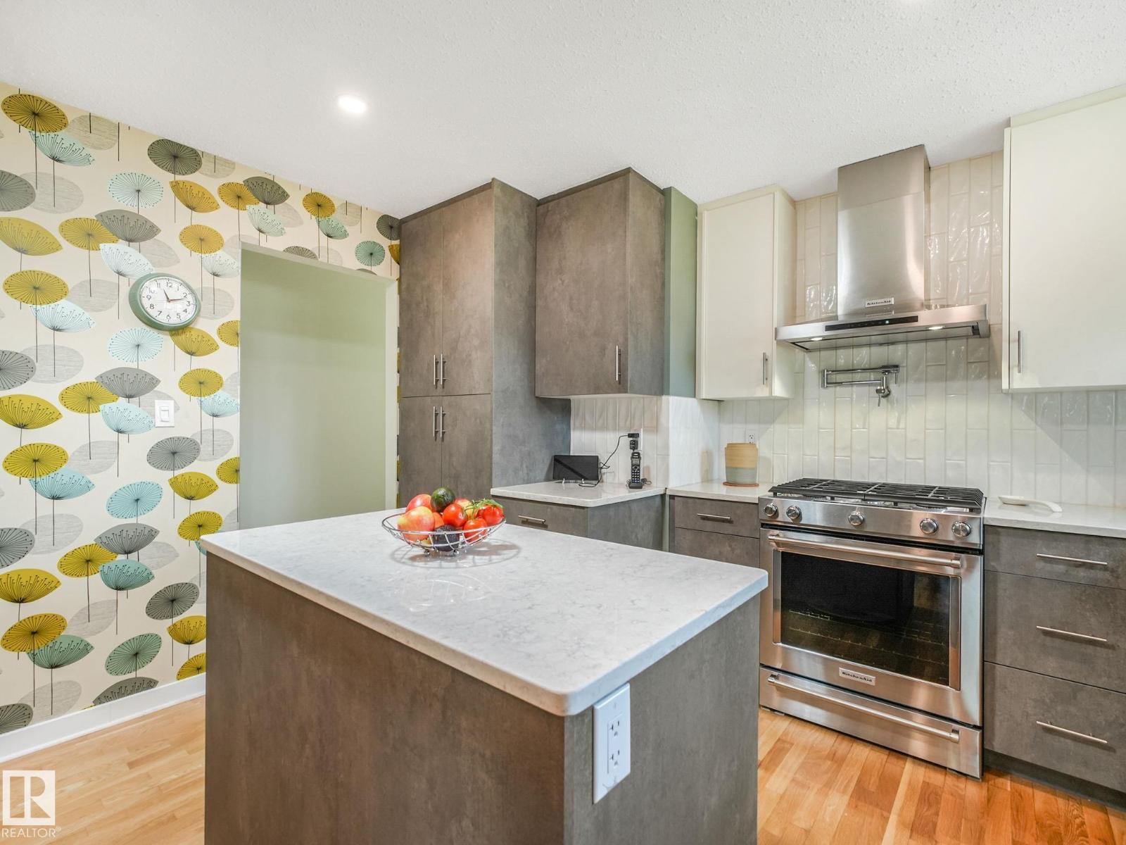 32 Malvern DR - 16