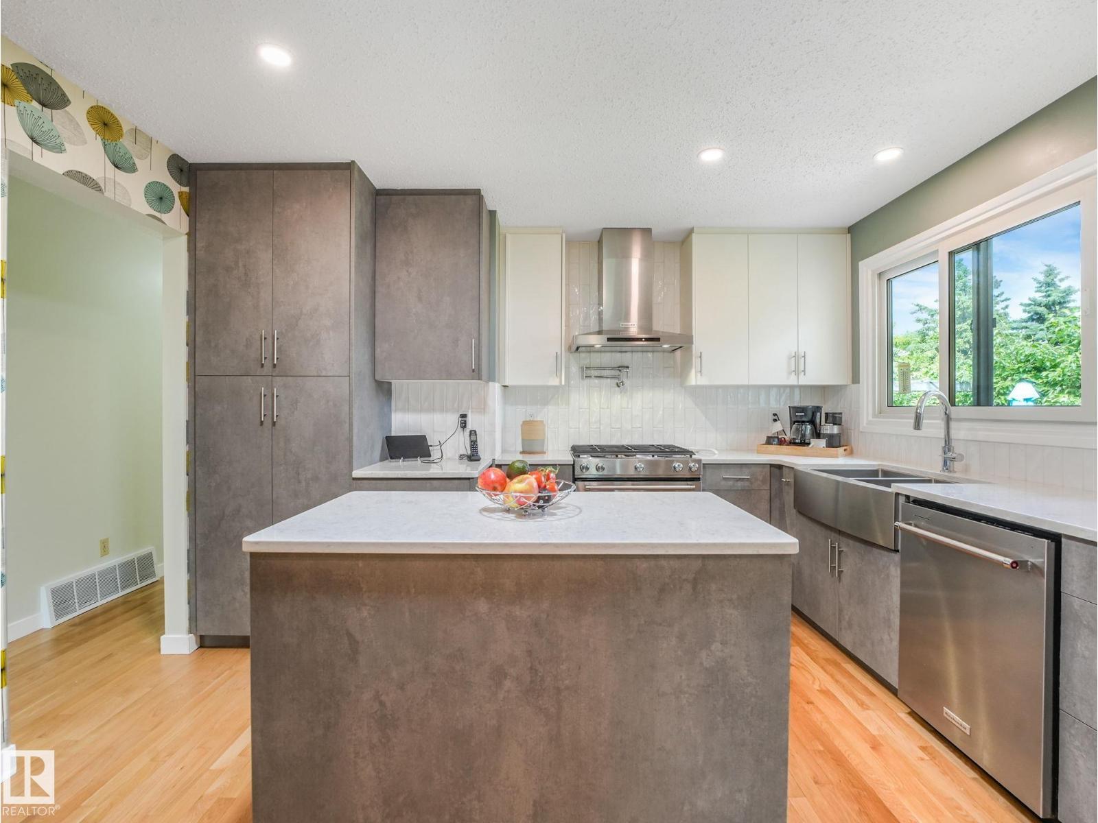 32 Malvern DR - 18