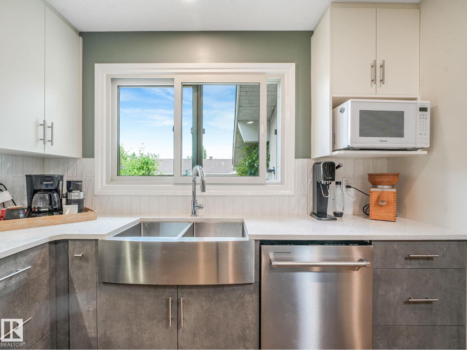 32 Malvern DR - 22