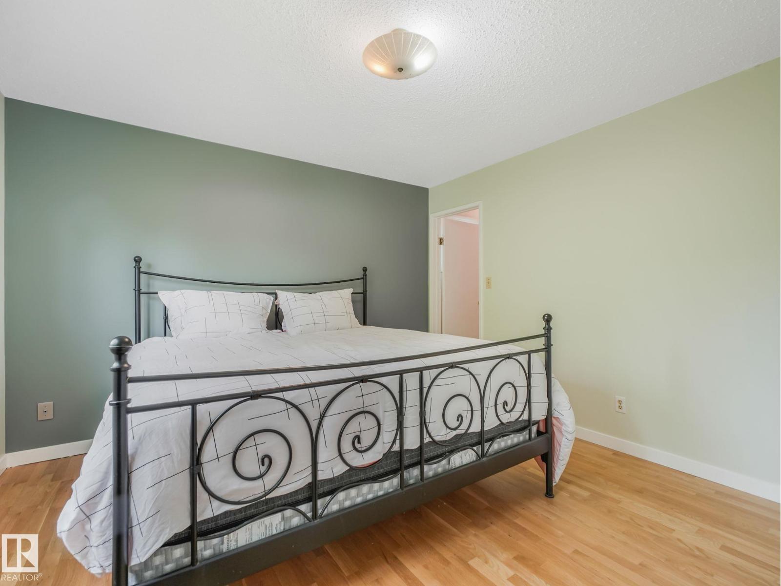 32 Malvern DR - 26