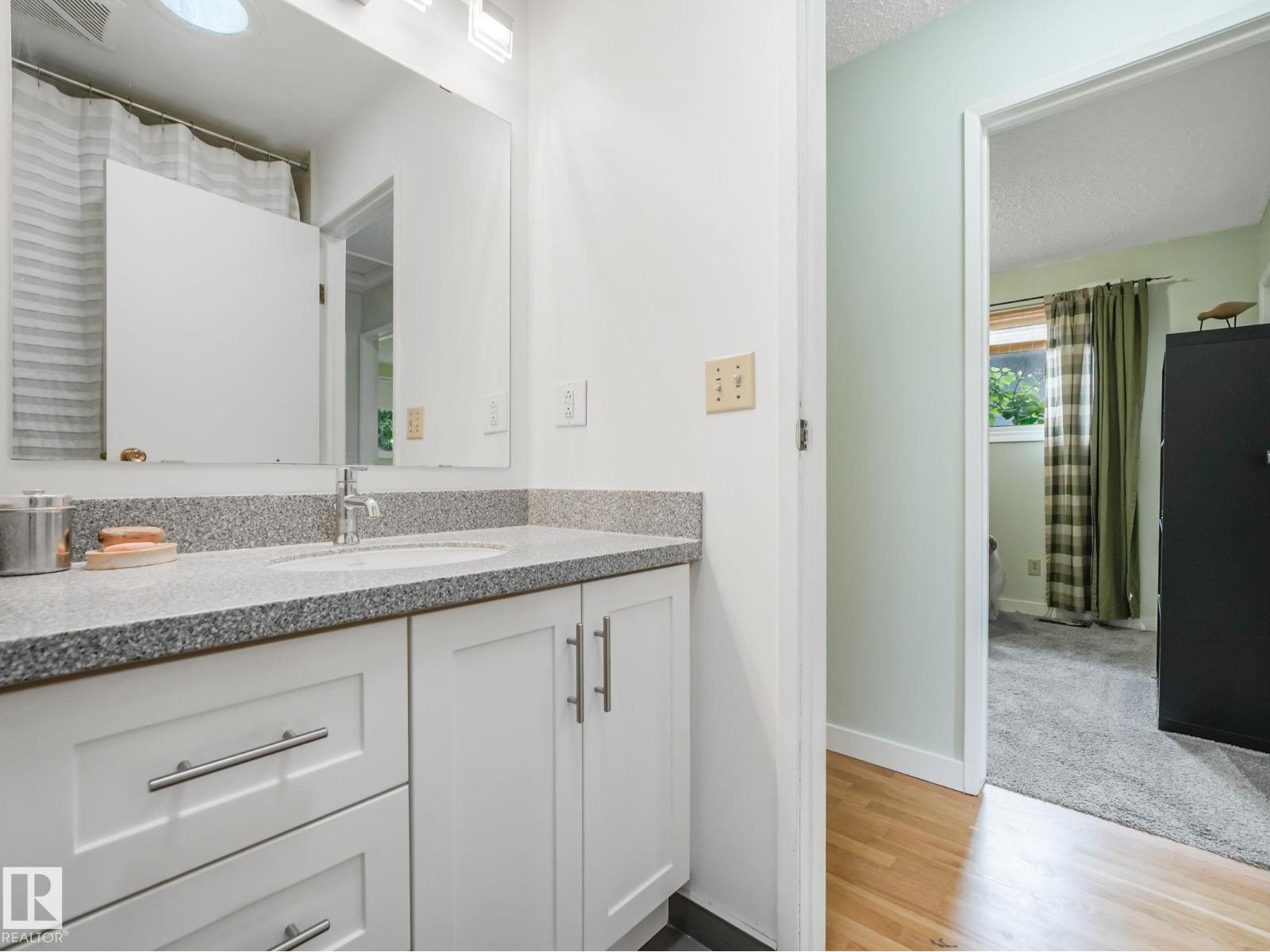 32 Malvern DR - 31