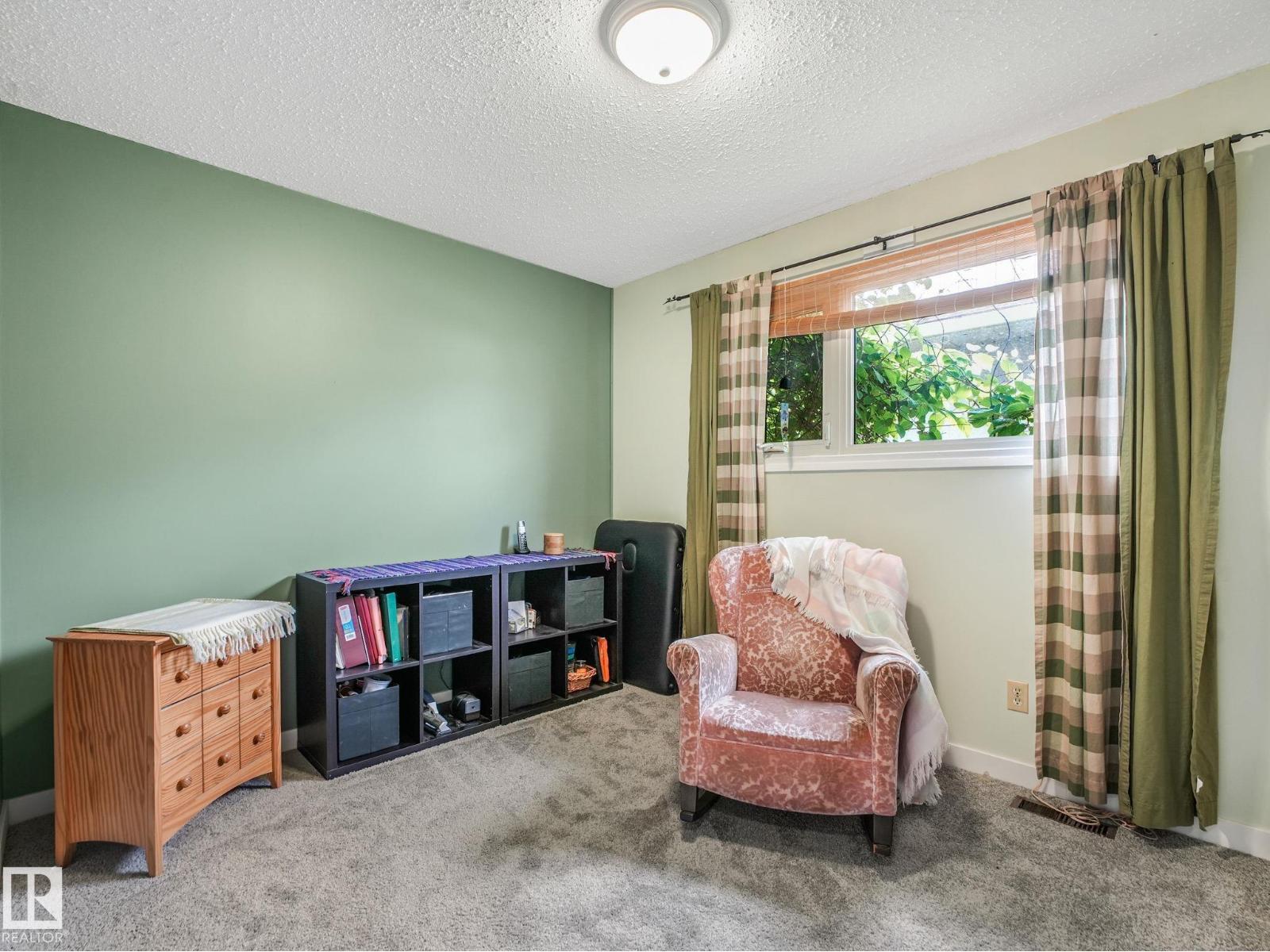 32 Malvern DR - 33