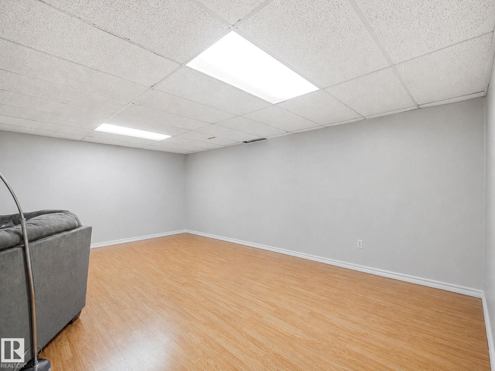 32 Malvern DR - 41