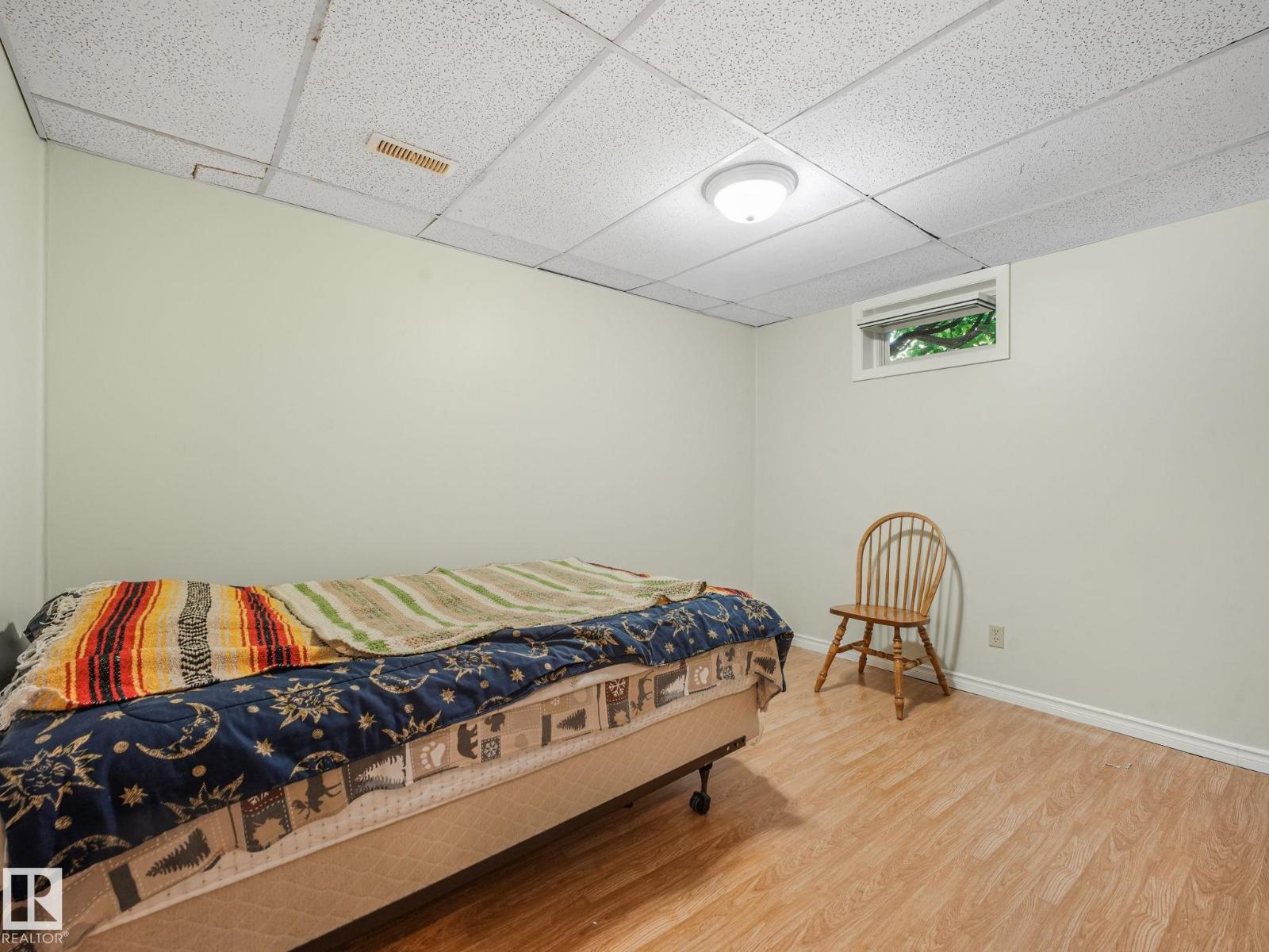 32 Malvern DR - 44