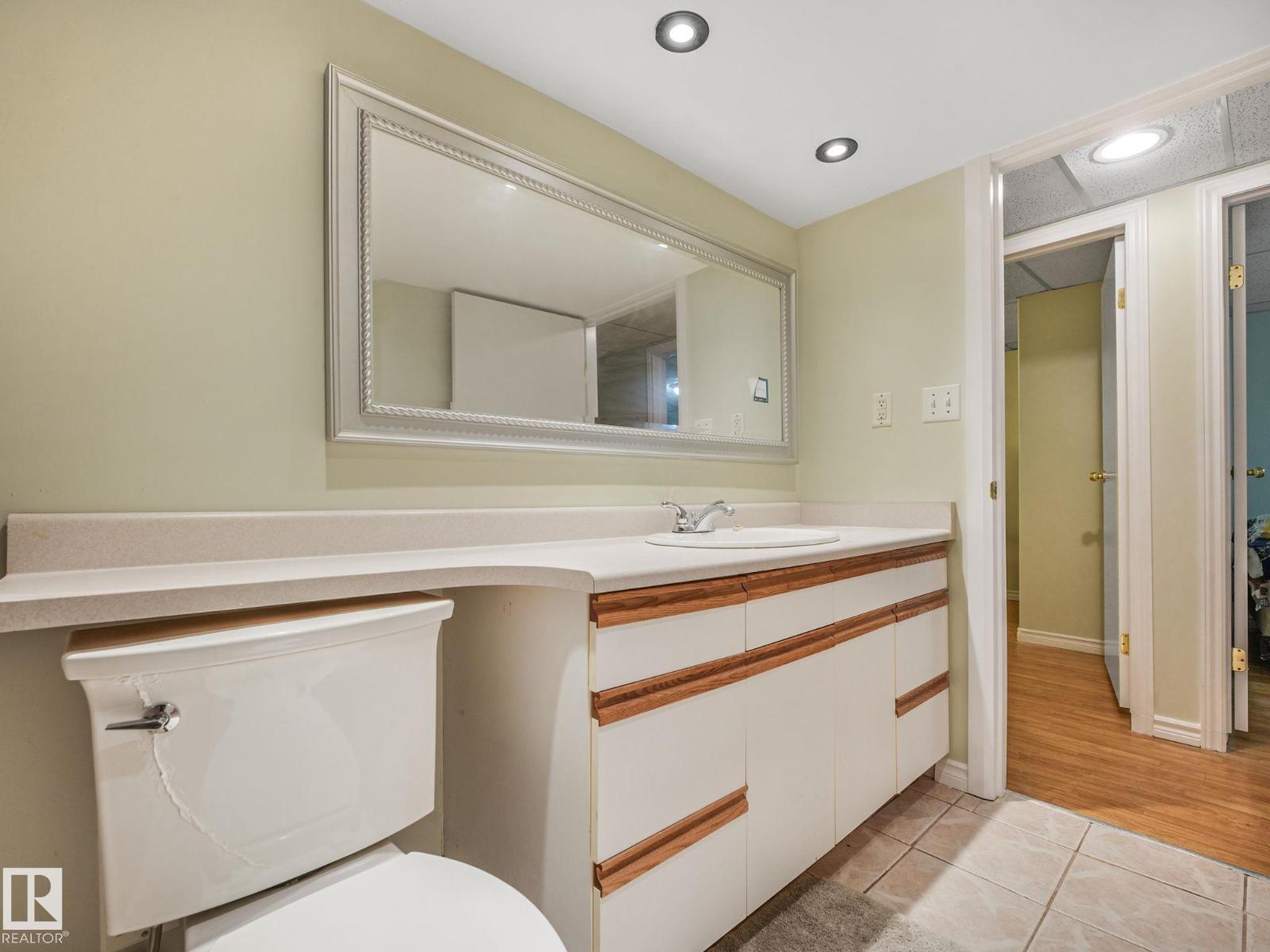 32 Malvern DR - 46