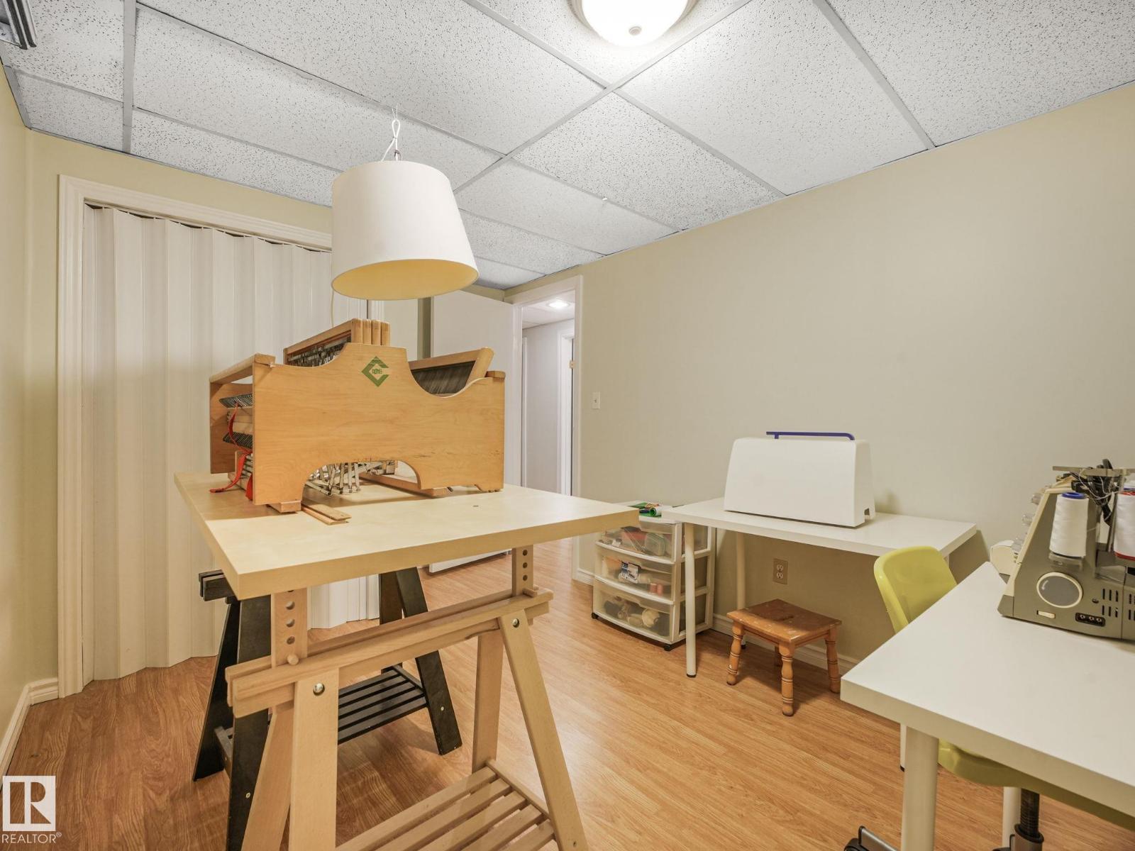 32 Malvern DR - 49