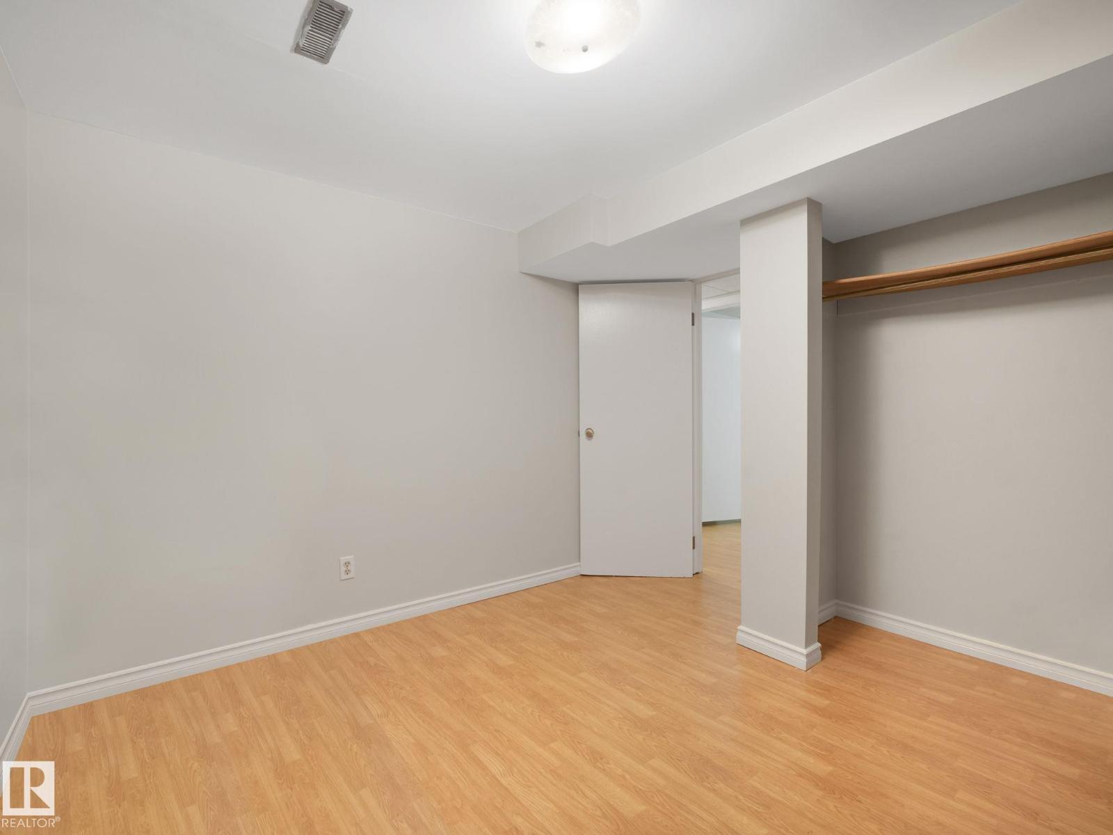 32 Malvern DR - 50