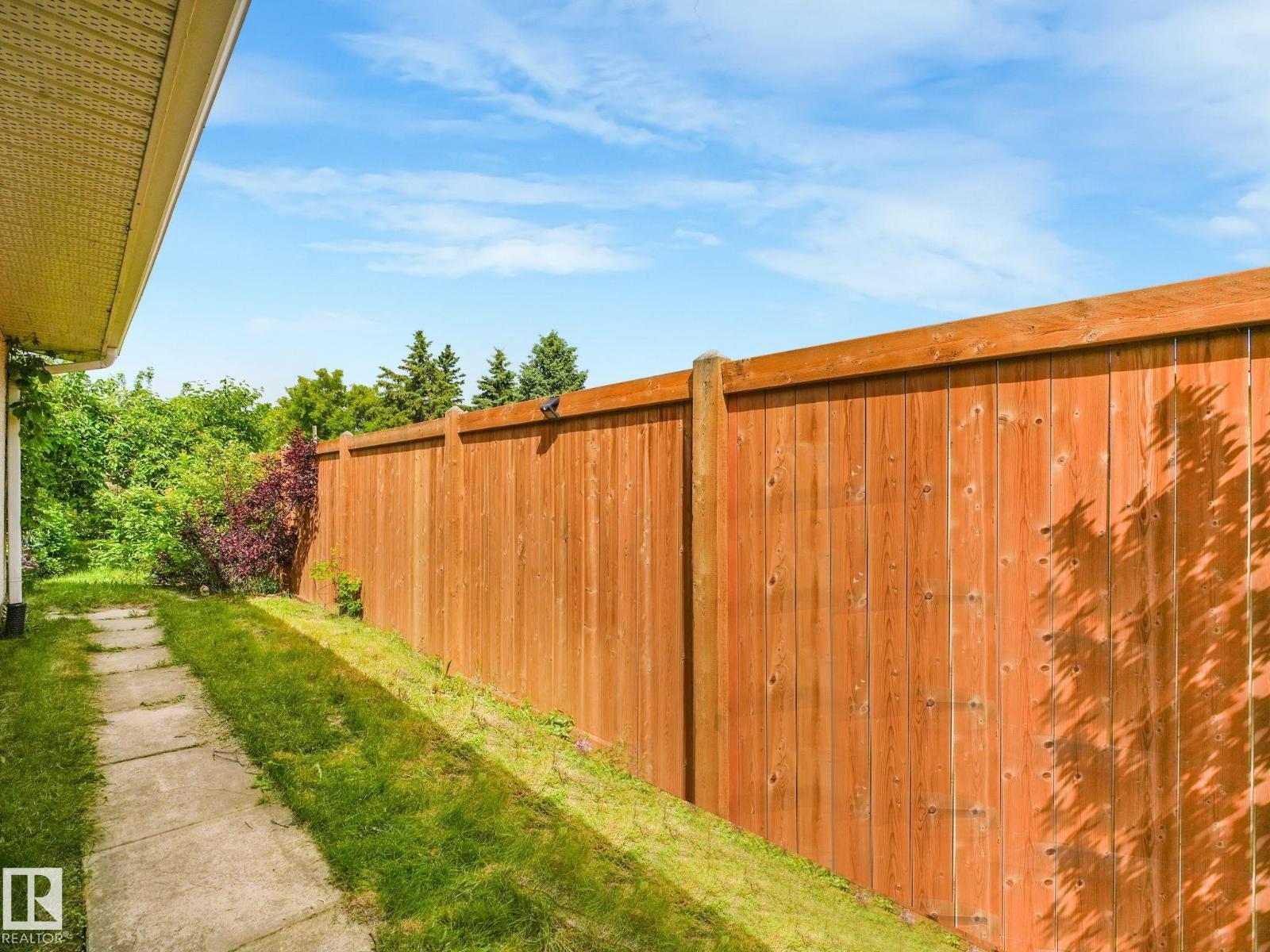 32 Malvern DR - 53