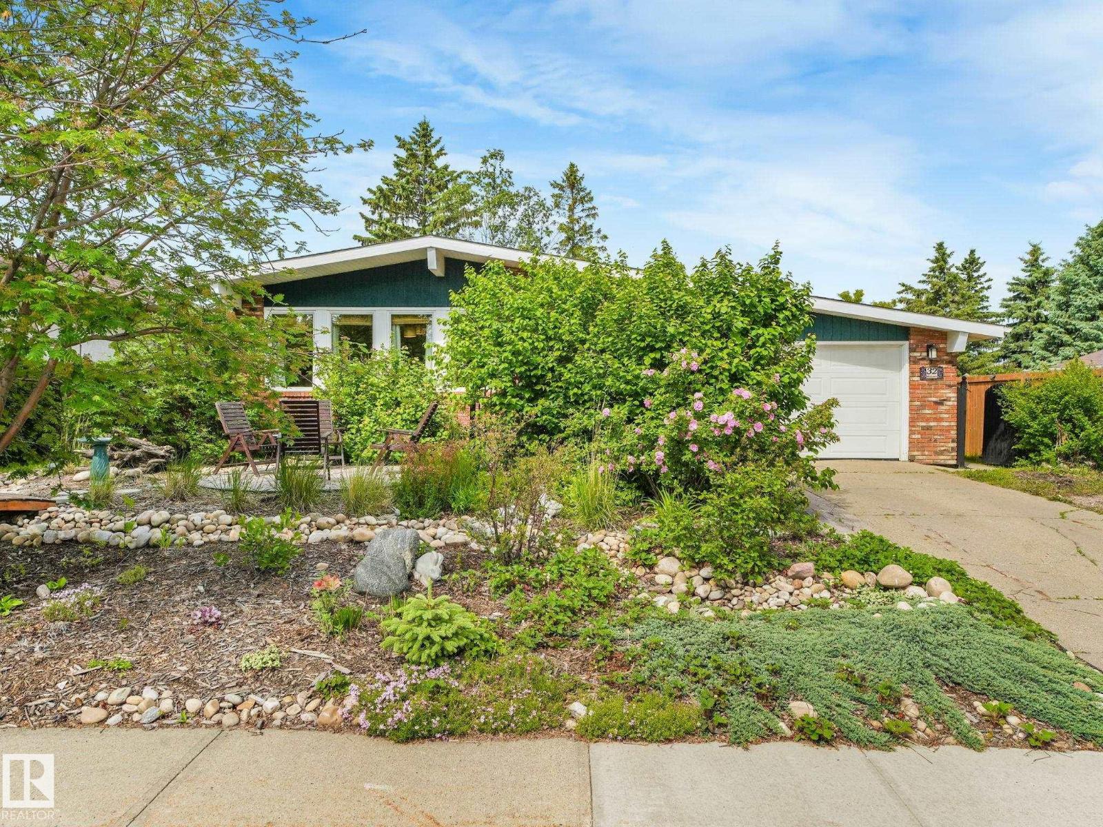 32 Malvern DR - 64