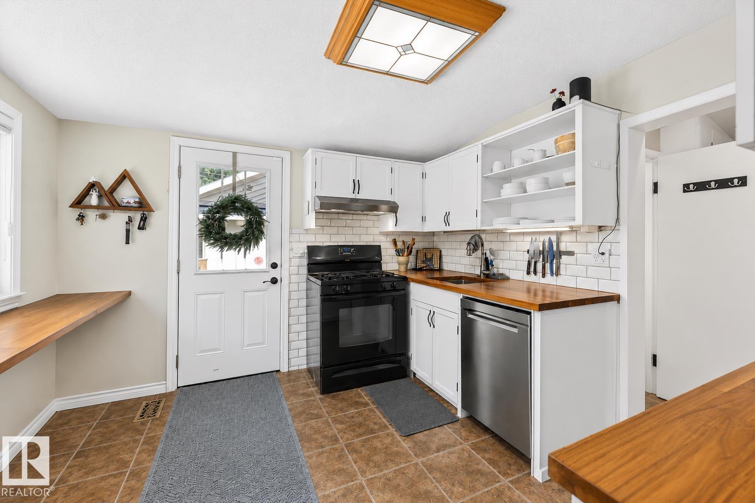 11328 65 ST NW - 15