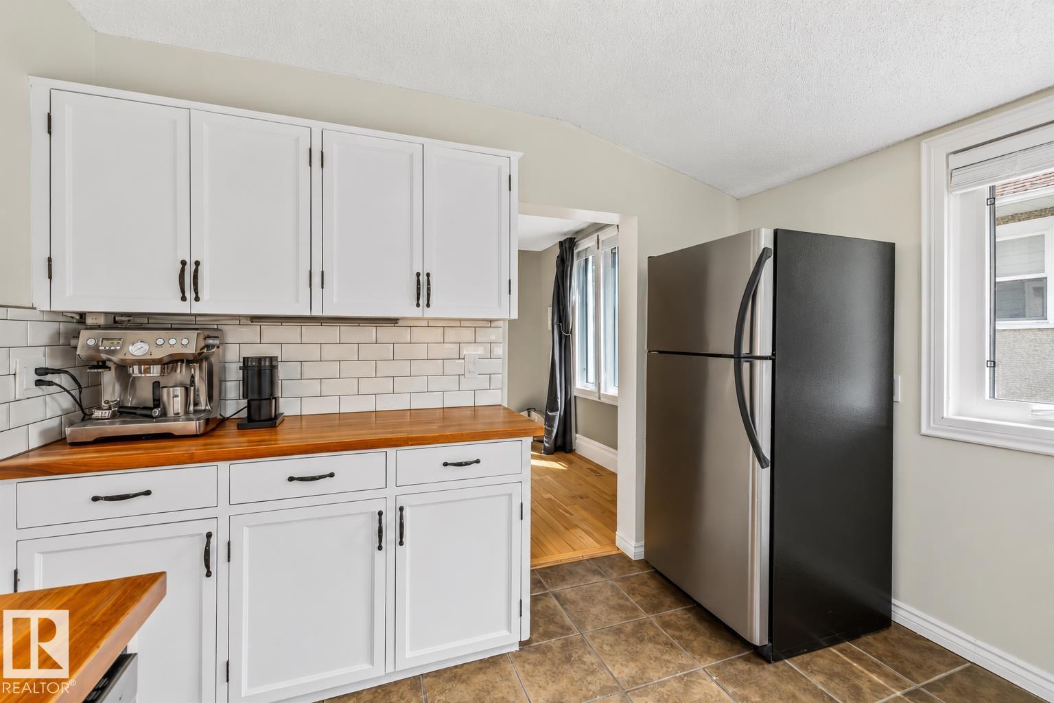 11328 65 ST NW - 18