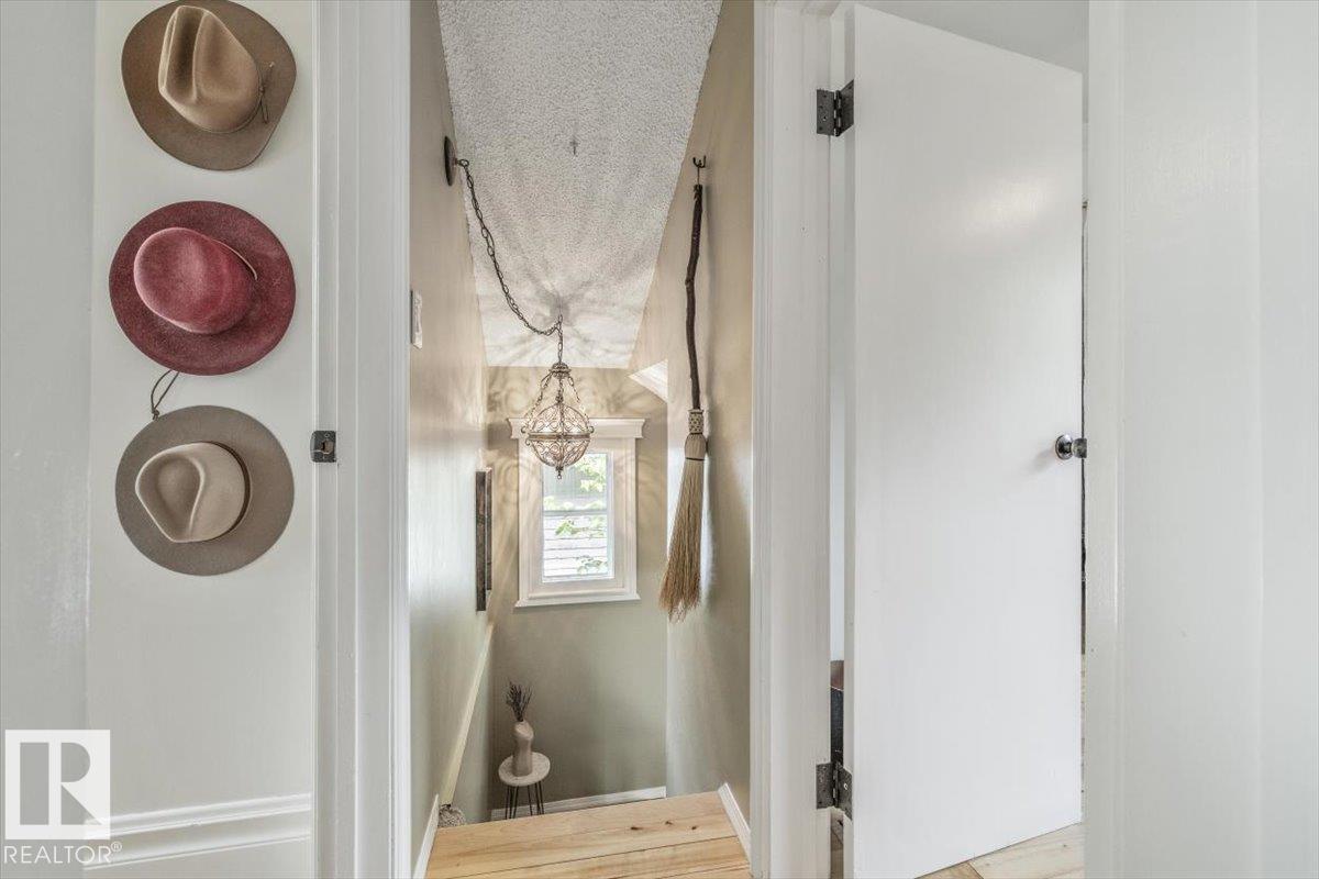 11328 65 ST NW - 21