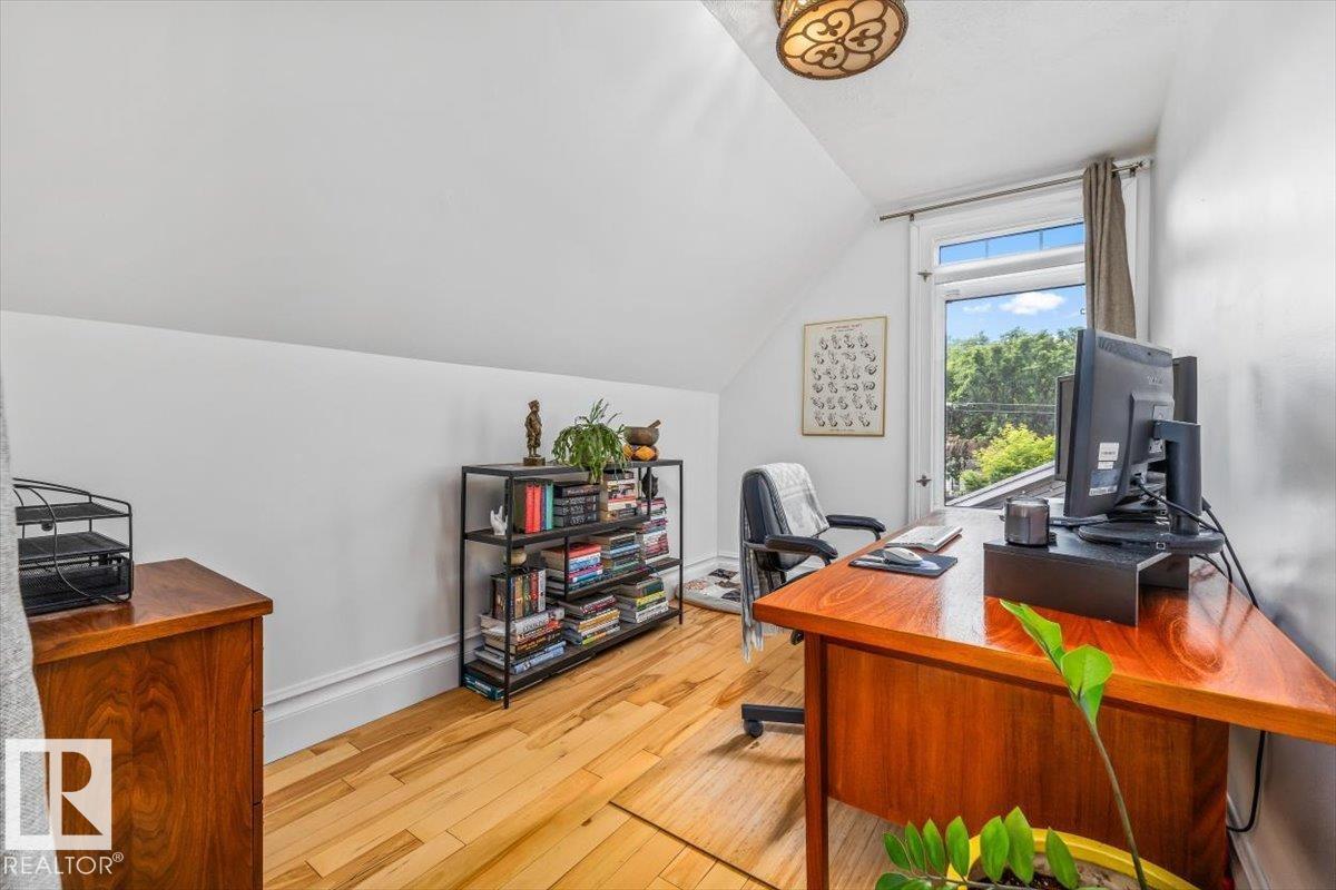 11328 65 ST NW - 26