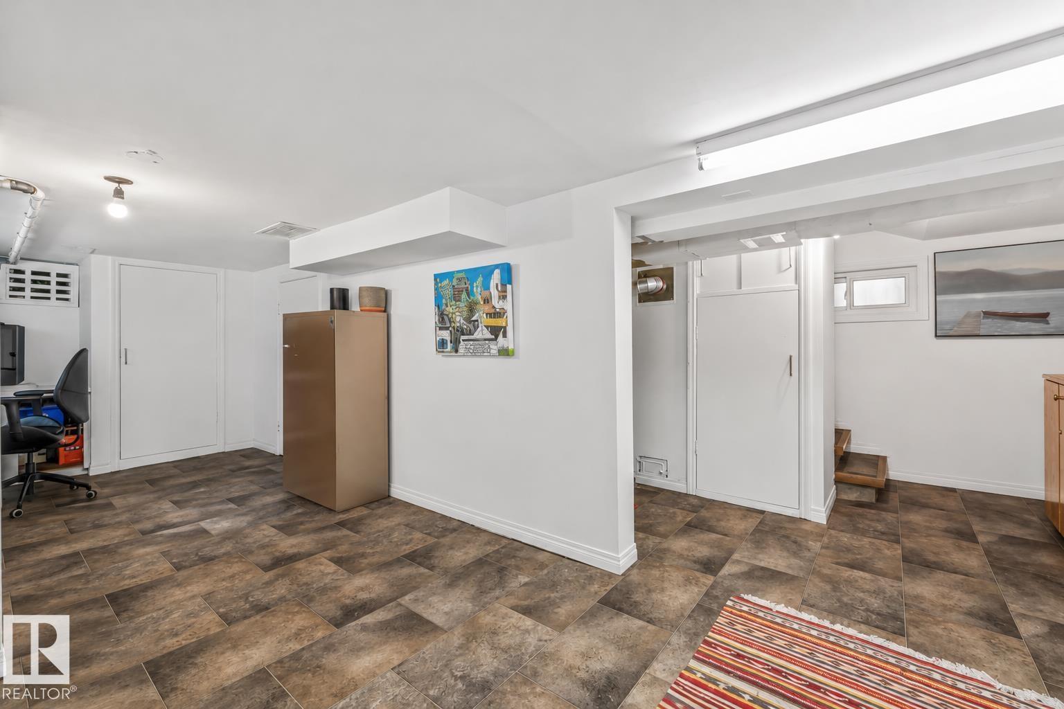 11328 65 ST NW - 28