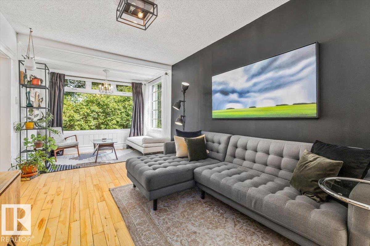 11328 65 ST NW - 9