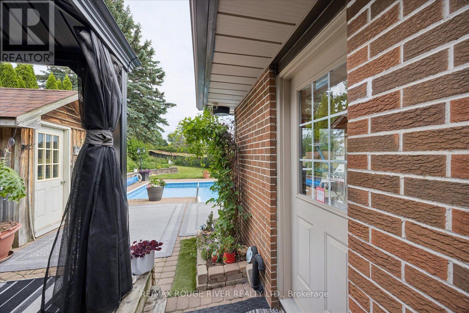 881 SWISS HEIGHTS DRIVE - 25